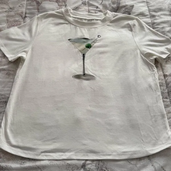 NWOT white graphic martini glass T-shirt, size M crewneck festival summer - Image 7
