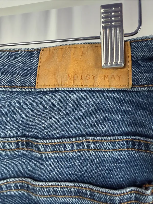 Noisy May Yolanda Straight Fit Wide Leg Jeans in Blue Size 29 x 32 - Image 6