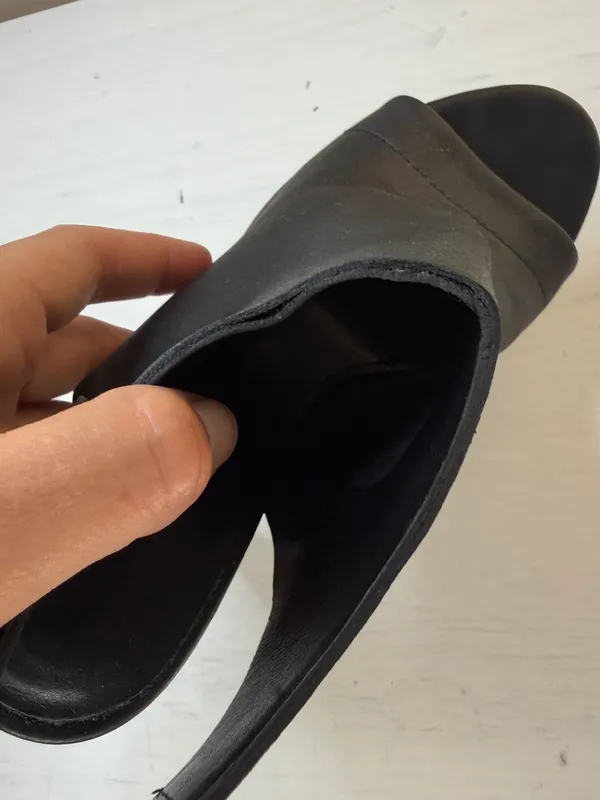 Vince‎ Addie Winter Leather Peep Toe Ankle Strap Wood Block Heel Sandal Black - Image 4