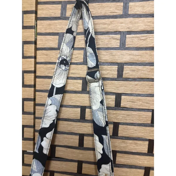 Vera Bradley Black And‎ White Floral Crossbody Purse - Image 6