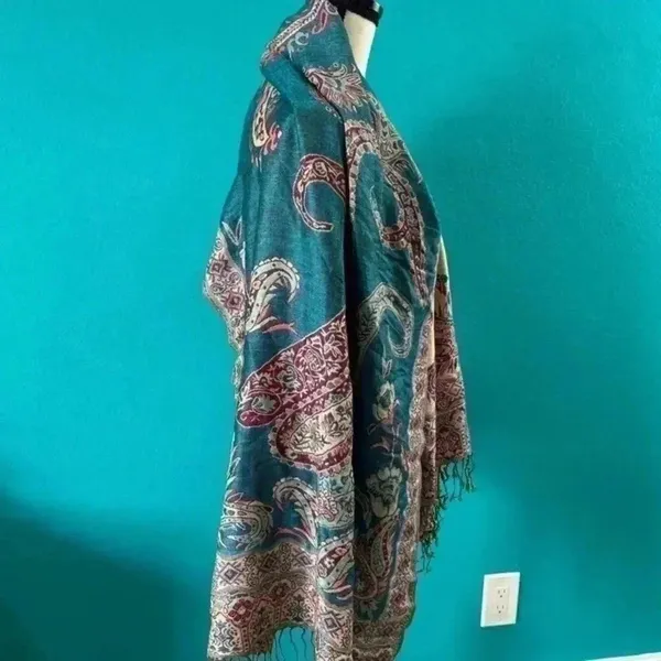 Blue patterned scarf with gold accent threads - Image 3