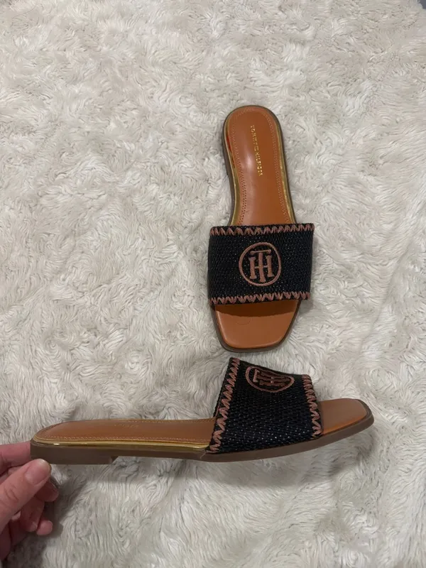 Tommy Hilfiger‎ Women's Pezley flat sandals in Black and Brown Size 7.5 - Image 3