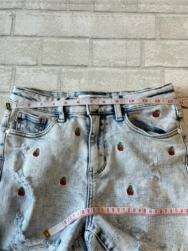 Judy Blue High-Rise Cherry Denim Shorts - light Wash Size Small 100% Cotton - Image 7