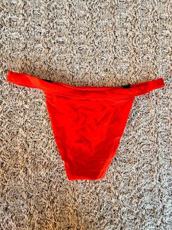  Forever 21 | Red Clasp Triangle Bikini Top | L-NWT - Image 4