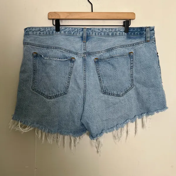 ABERCROMBIE- The Baggy Shorts Curve Love Low Rise Distressed Size 34/18 - Image 4
