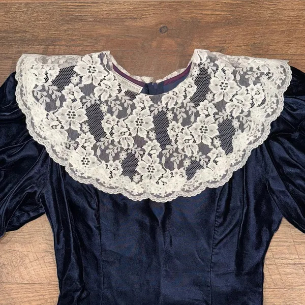 Vintage Jessica McClintock Gunne Sax Velvet Dress - Image 5