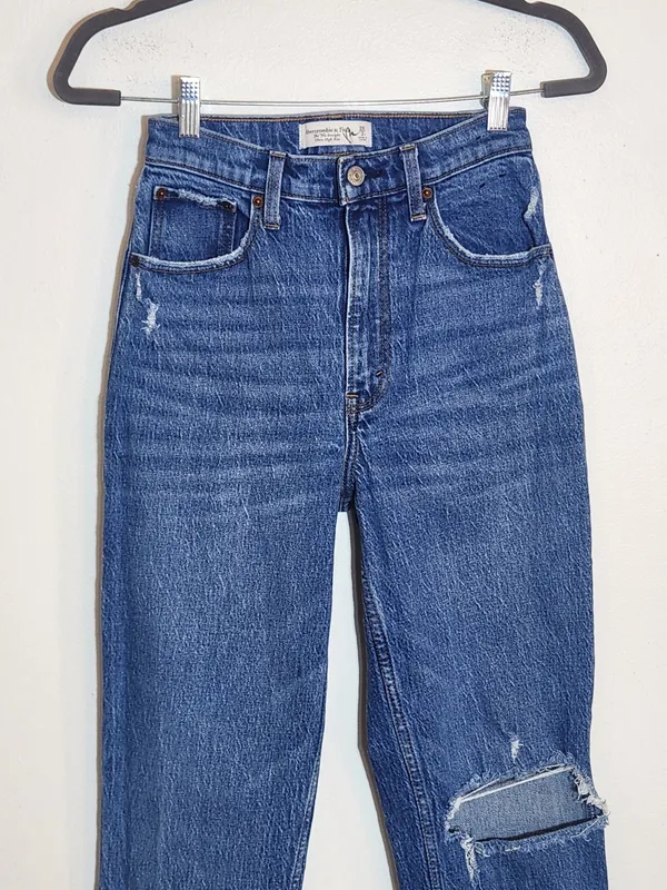 Abercrombie & Fitch Medium Wash 90s Straight Ultra High Rise Jeans Size 26/2 - Image 3