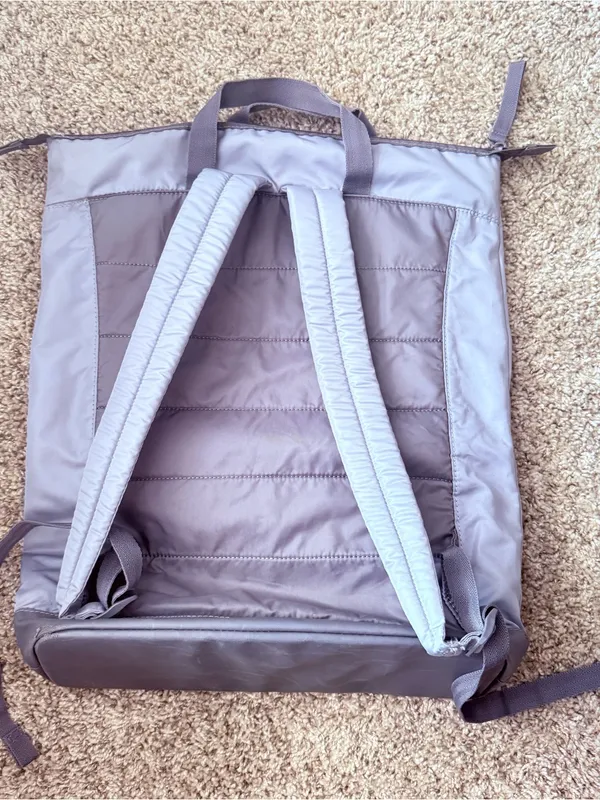 Under Armour Women's Grey Multi-Tasker Backpack Tote Discontinued & Rare - Image 3