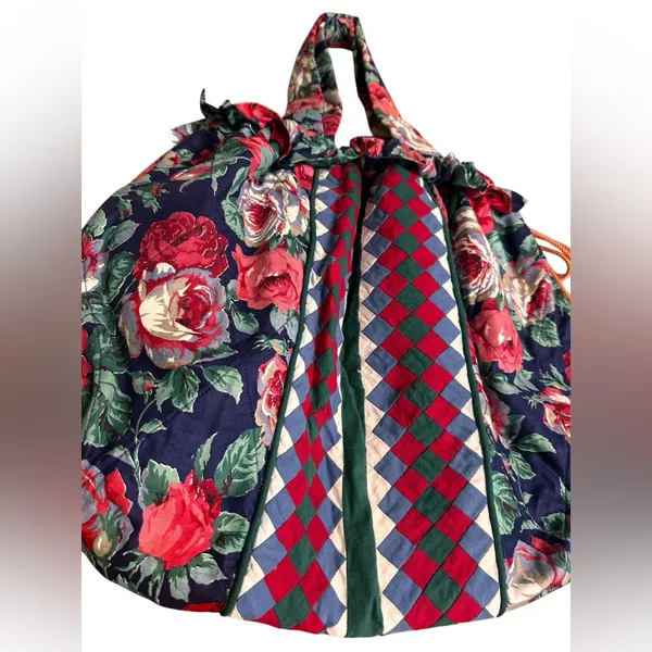 HANDMADE Quilted Bag Tote Large Patchwork Design 23”x16” Cinch Close Floral 90s - Image 3