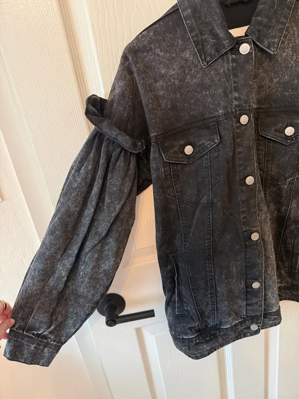 VICI Avec Les Filles Nayla acid wash denim jacket - black - Image 8