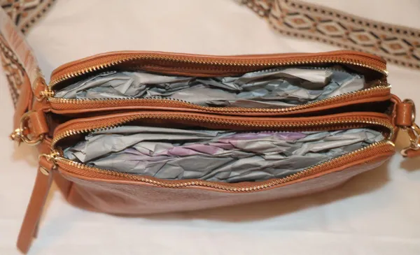 Sugu Andrea triple compartment shoulder bag with detachable strap - Image 8