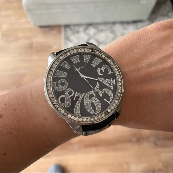 Whimsical large face GUESS watch - Image 3