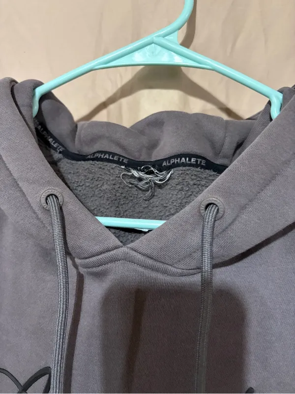 Alphalete sweatshirt - Image 2