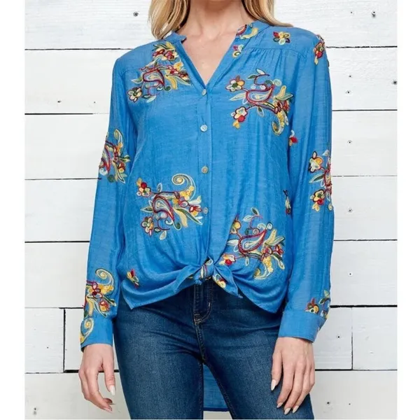 EUC Fig and Flower Roll Tab Sleeve Embroidered Floral Blouse Sz.‎ M Cornflower - Image 6