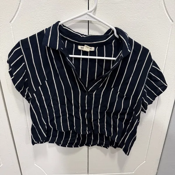 Billabong Blue and White Tropical Crush Striped Button-Up Crop Top - Image 3