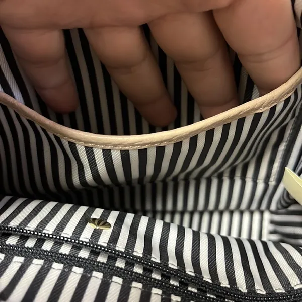 Kate Spade New York Healy Lane Lawrie Leather Adjustable Shoulder Magnetic Bag - Image 12