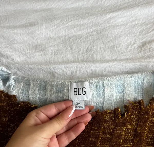 Urban Outfitters Sweater - Image 3