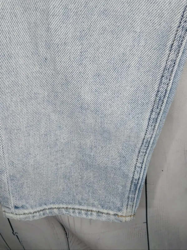 American Eagle Outfitters High-Rise Light Wash Y2K 90's Style Mom Jeans - Image 6