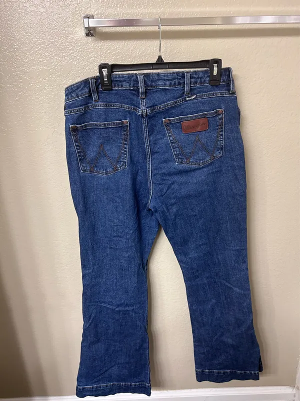 High-Rise Retro Wrangler Bootcut Jeans - Image 2