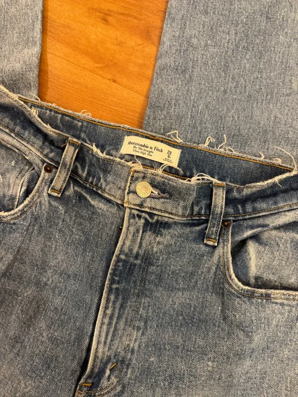 Abercrombie High-Rise Jeans Ultra - Image 3