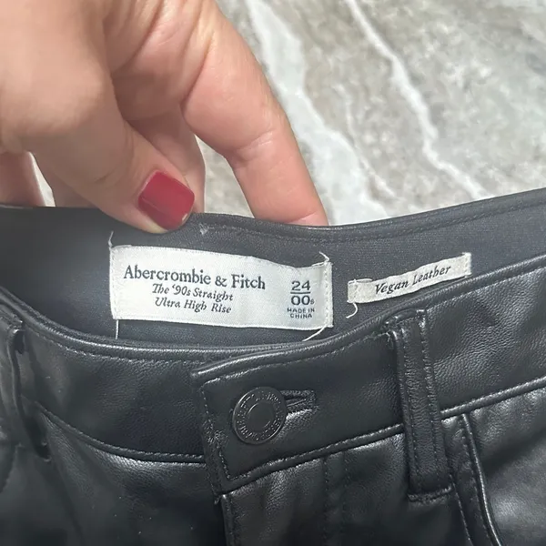 Abercrombie and Fitch The 90s Straight Ultra High Rise Vegan Leather Pants 00s - Image 6