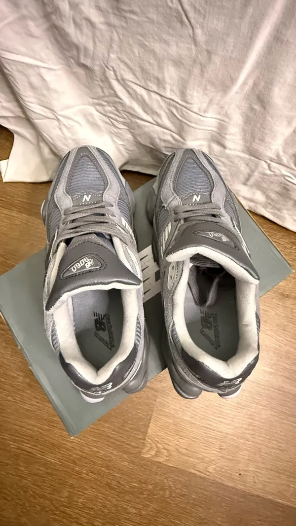 New Balance 9060 Sneakers Shoes Size Women’s 9. Men’s 7.5 - Image 5