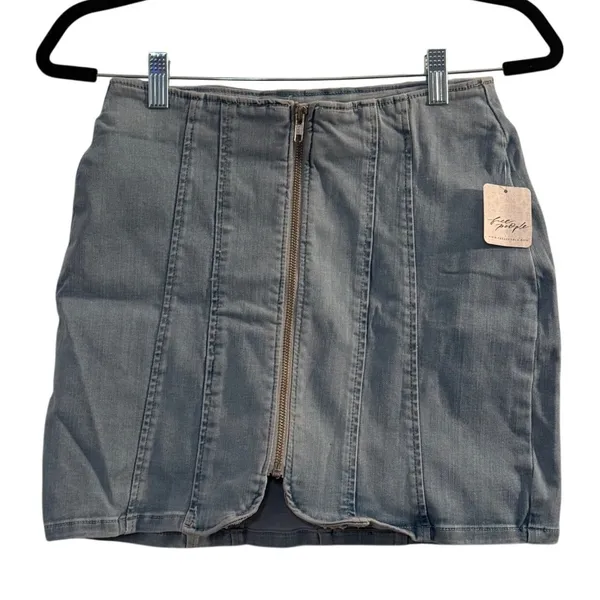 Free People We The Free Starwash Mini Skirt 4‎ Light Blue Denim Front Zip New - Image 2