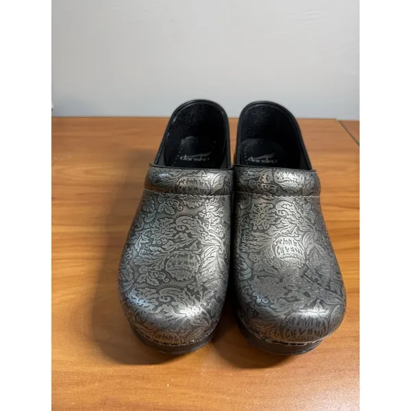 Dansko Antiqued Silver Tooled Clogs Size 38 Floral Embossed Comfort Work Medical - Image 2