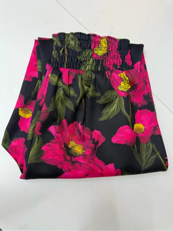 Alice + Olivia Black Jogger Pants with Pink & Green Floral Print size XS - Image 8