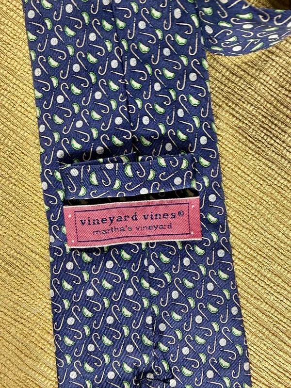 Vineyard Vines Men’s Silk Tie Golf Clubs Balls Navy Blue Green Martha’s Vineyard - Image 4