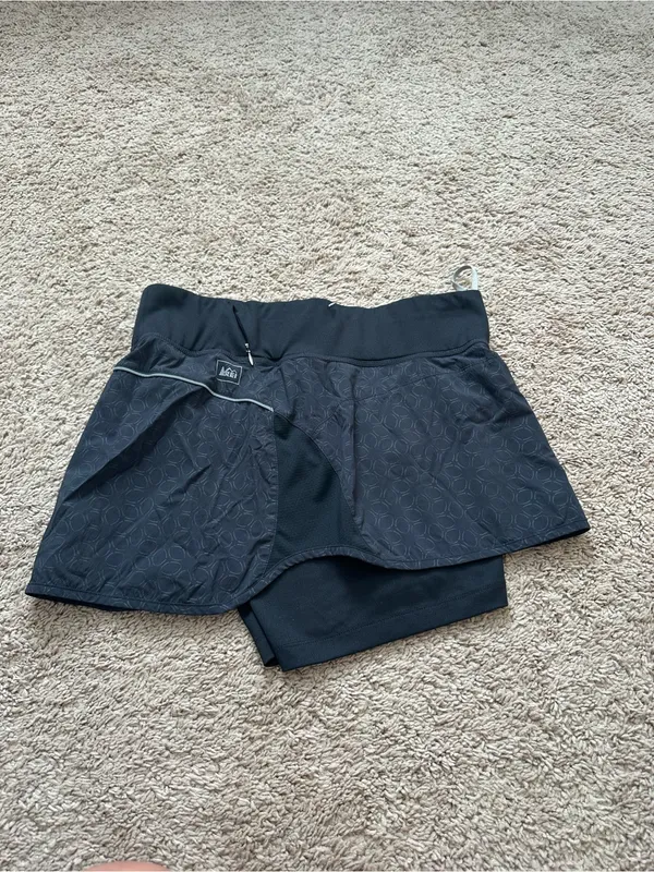 REI Women's Black Athletic Skort Size M Shorts Tights - Image 9