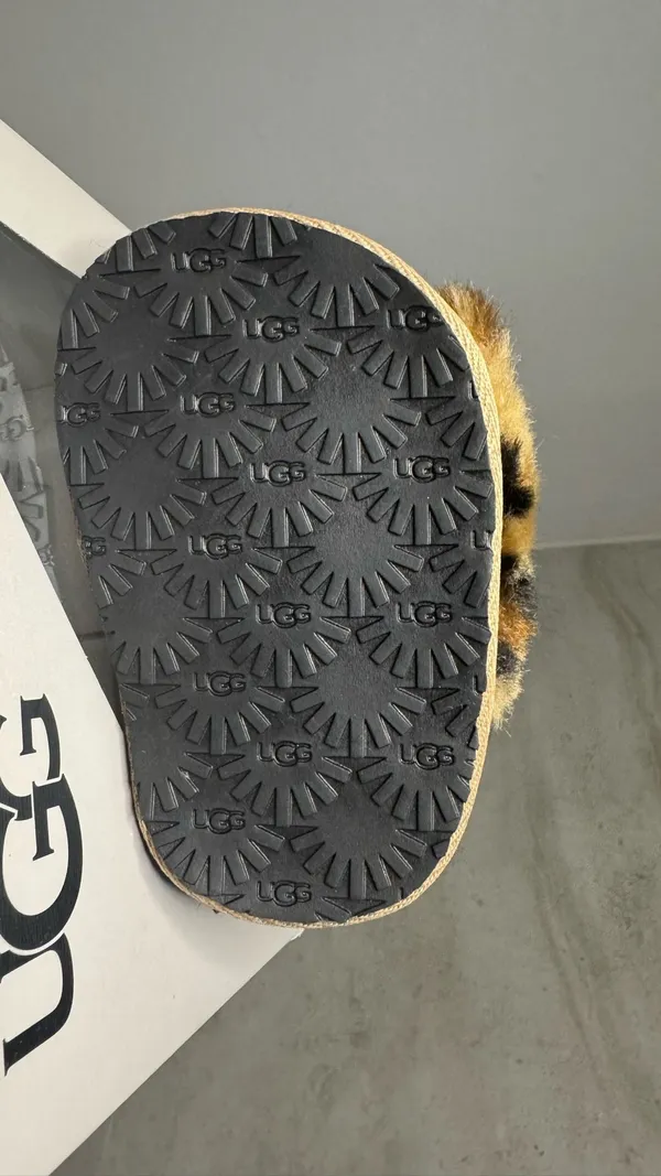 UGG Slippers Fluff Yeah Slide - Image 4