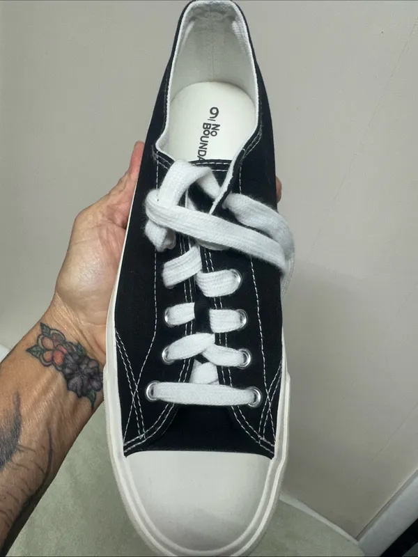No Boundaries Black Canvas Low-Top Lace-Up Sneakers - Image 4