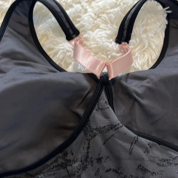 Tank Top Color Grey / Black Size XL EUC - Image 4