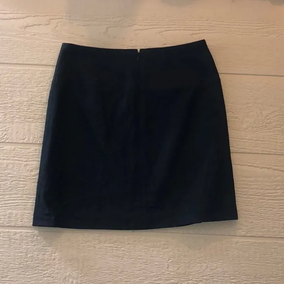 Banana Republic black midi skirt NWT stretch - Image 3