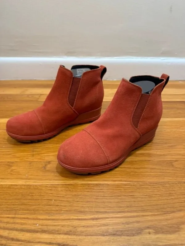 Sorel Evie Pull On Suede Wedge Heel Booties Lug Warp Red Sz 8 - Image 4