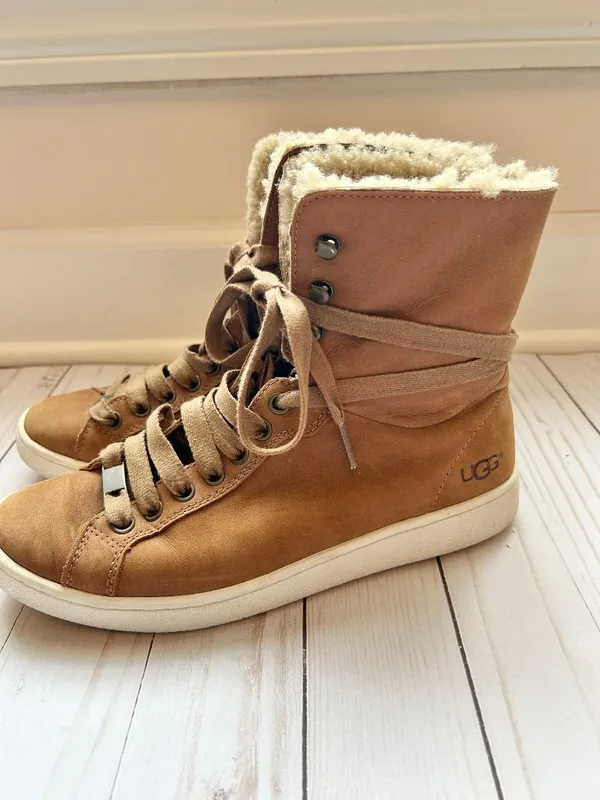 UGG Starlyn Shearling Fur Sneaker Boot in Chestnut Brown Size 7.5 - Image 4