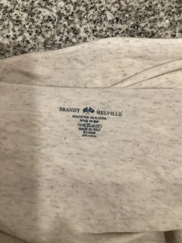 Brandy Melville Top with oval neck  - Image 3
