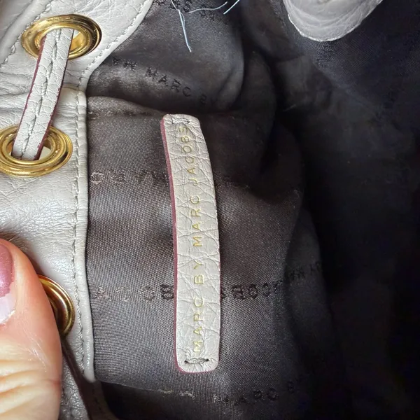 Marc by MARC JACOBS Mini Bucket Bag Crossbody Cream Grey Pebbled Leather - Image 10