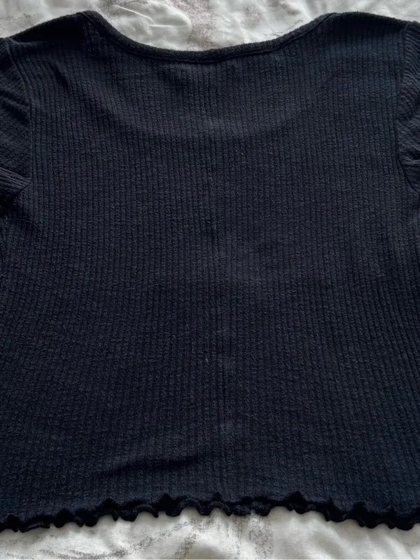 Abercrombie & Fitch Black Ribbed Scoop Neck Short Sleeve Tee, size S lettuce hem - Image 8