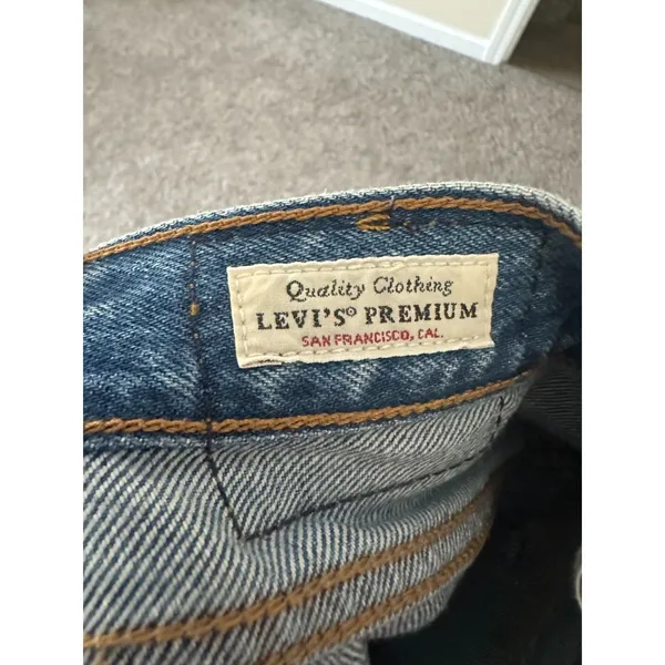 Levi's Premium Wedgie Straight Jeans Size 24 Distressed Raw Hem High Rise - Image 4