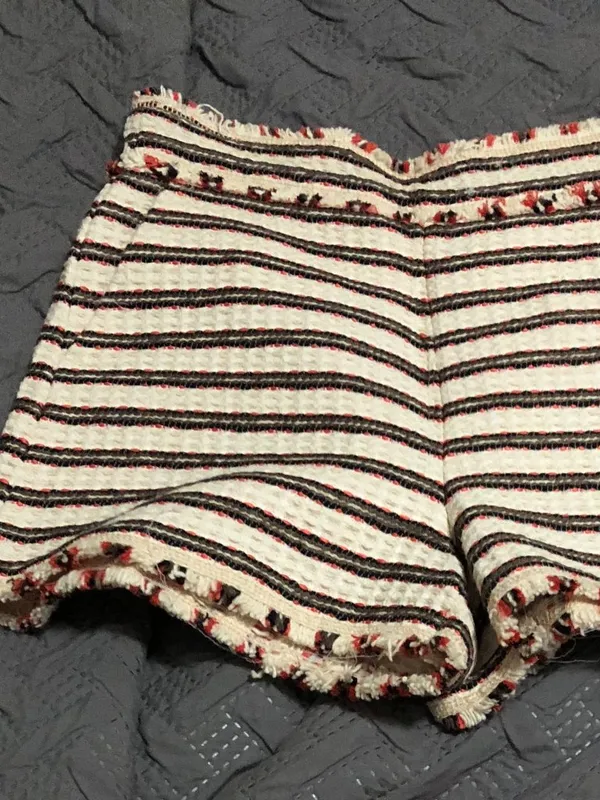 Zara Basket woven high waisted shorts - SZ Small - Image 2