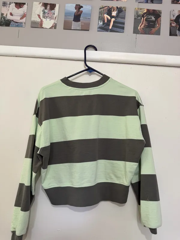 Lululemon Crewneck Stripped  - Image 3