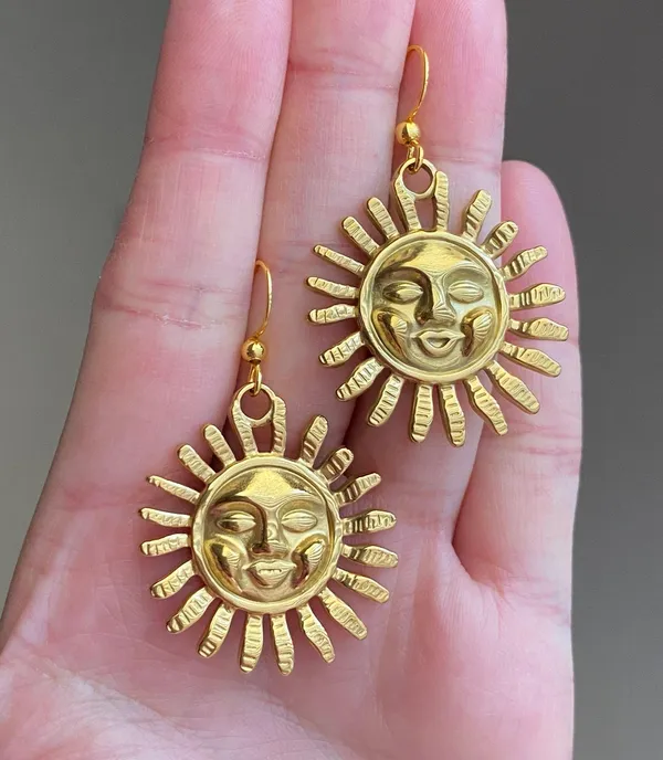 Handmade gold tone stainless steel sun boho retro vintage style earrings☀️ - Image 6