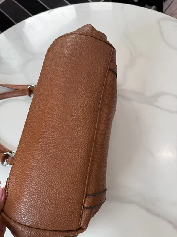 Everyday Classic Brown Leather Tote Tan - Image 8