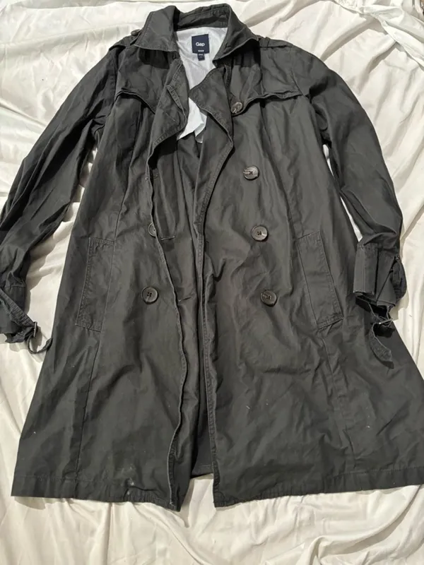 Gap Classic Black Double-Breasted Trench Coat - Image 4