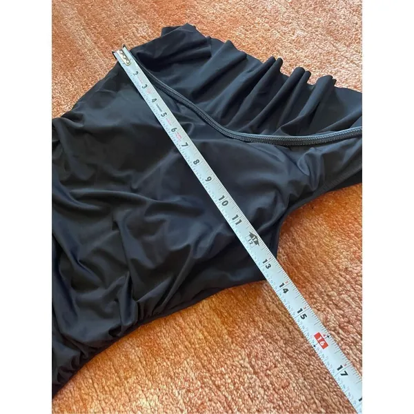 Hilor Black One Shoulder One Piece Swimsuit Women's Great Condition Size S-M - Image 5