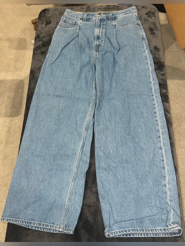 Levi’s High Loose Jean Size 28 - Image 12