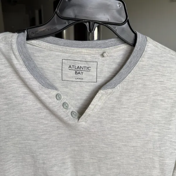 Atlantic Bay V-Neck Men's Tee Shirt - Image 3