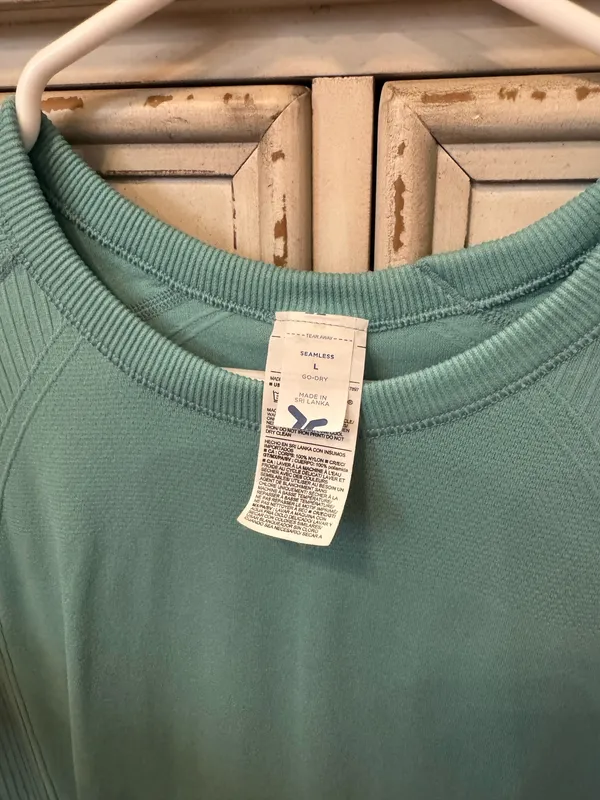 Teal Old Navy Workout Top - Image 2